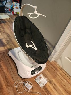 Mamaroo musical swing