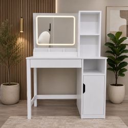 get ready with me vanity – white