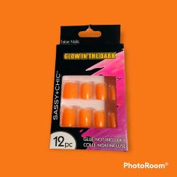 Sassy+Chic Glow In The Dark Fake Nails 