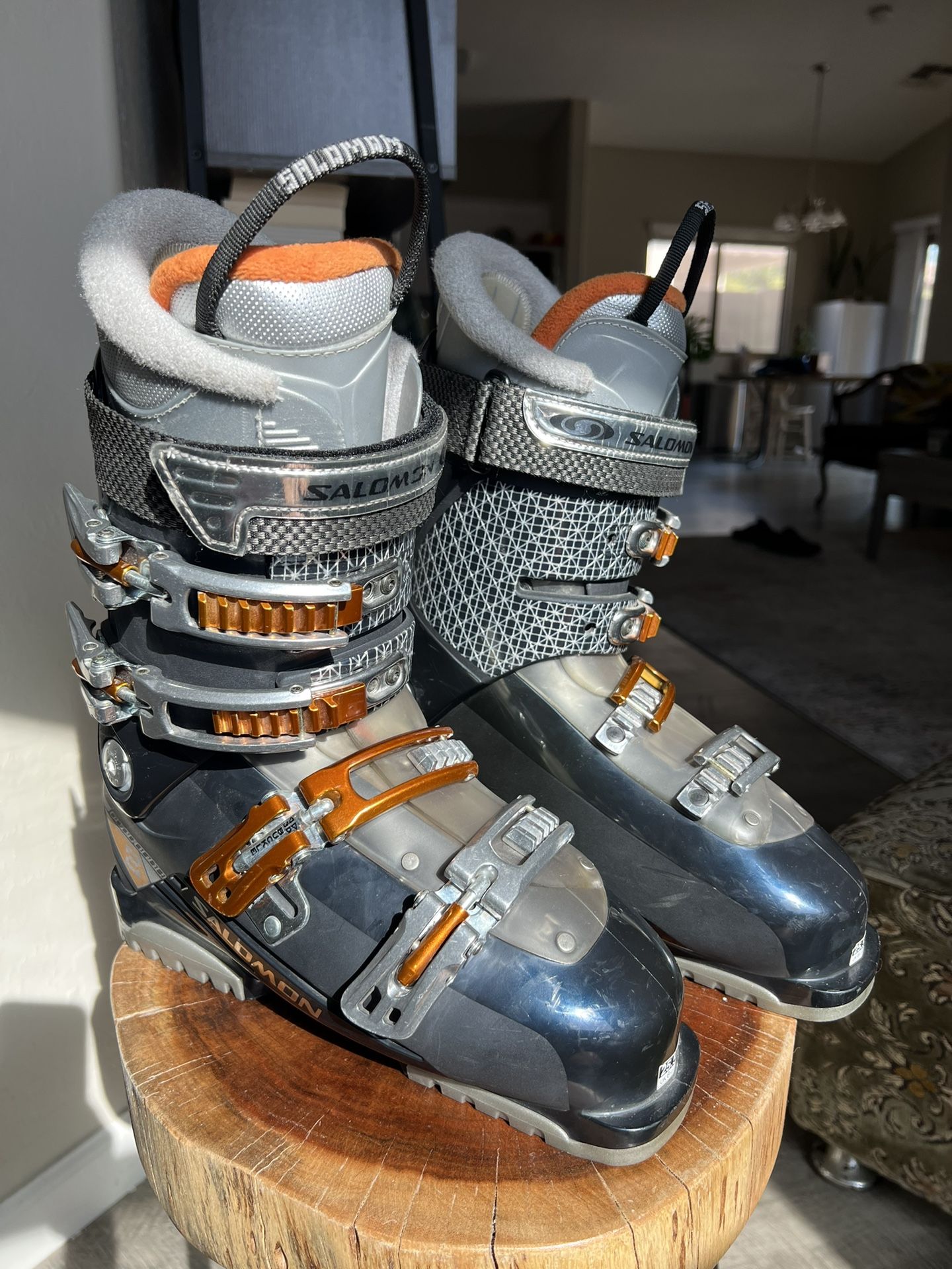 Salomon Ski Boots 25.5