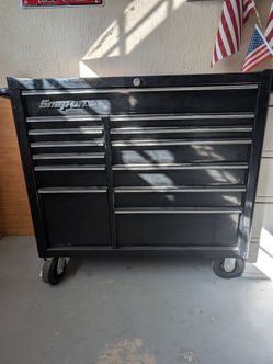Snap-on Black Rolling Tool Cabinet 13 drawers
