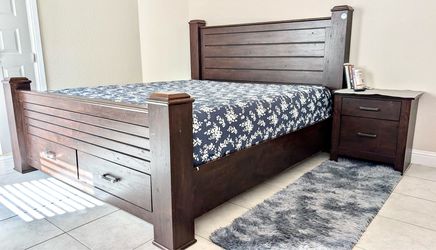 King size bed (Teakwood color)
