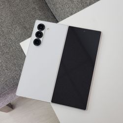 Galaxy Z Fold 6 7.6" (Unlocked) 512GB Fair Silver Shadow
