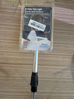 Atwood Bi-color pole light 10