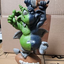 Seahawks Gnomes/Statue