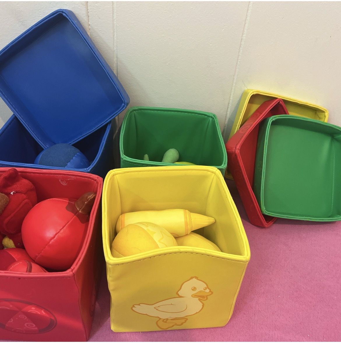 Lakeshore learning Discovery Color Boxes