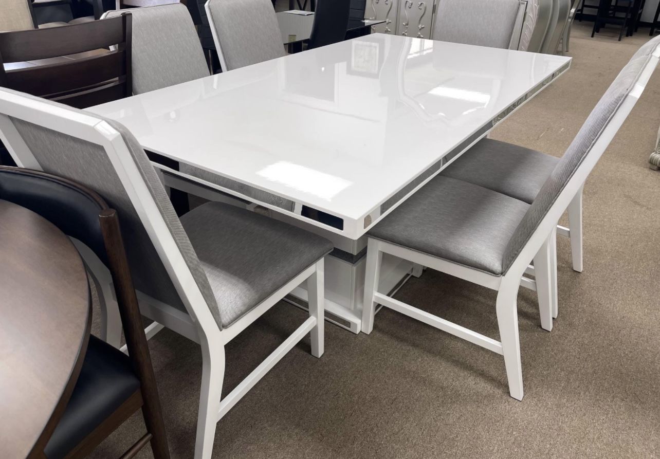 7 Pc Dining Table Set 40” x 72” x 31”H