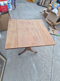 Wood trifold table