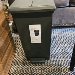 New Franco Butterfly Pedal Trash Bin 42L