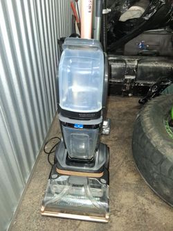 Bissel revolution hydrostatic steam cleaner/ carpet cleaner