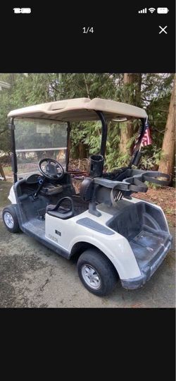 LOW PRICE MOVING- 2018 ELECTRIC GOLF CART