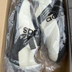 NEW Women’s Golf Shoes Adidas 8 1/2 - brand new, in box, never worn