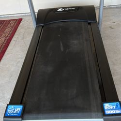 XTERRA TRX2500 Folding Treadmill