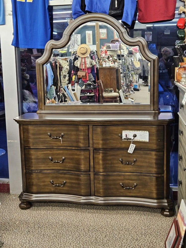 Avery Dresser & Mirror