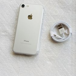 iPhone 7 128 GB Unlocked In Excellent Condition 