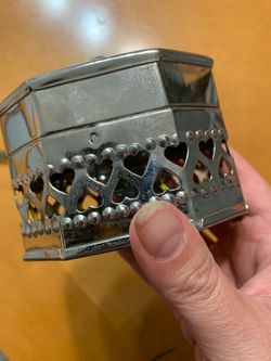 Metal Heart Design Container made in India pick up in Coral Springs 33071