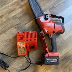 Milwaukee Fuel Hatchet prune Saw 8” With 3.0 And Rapid Charger 