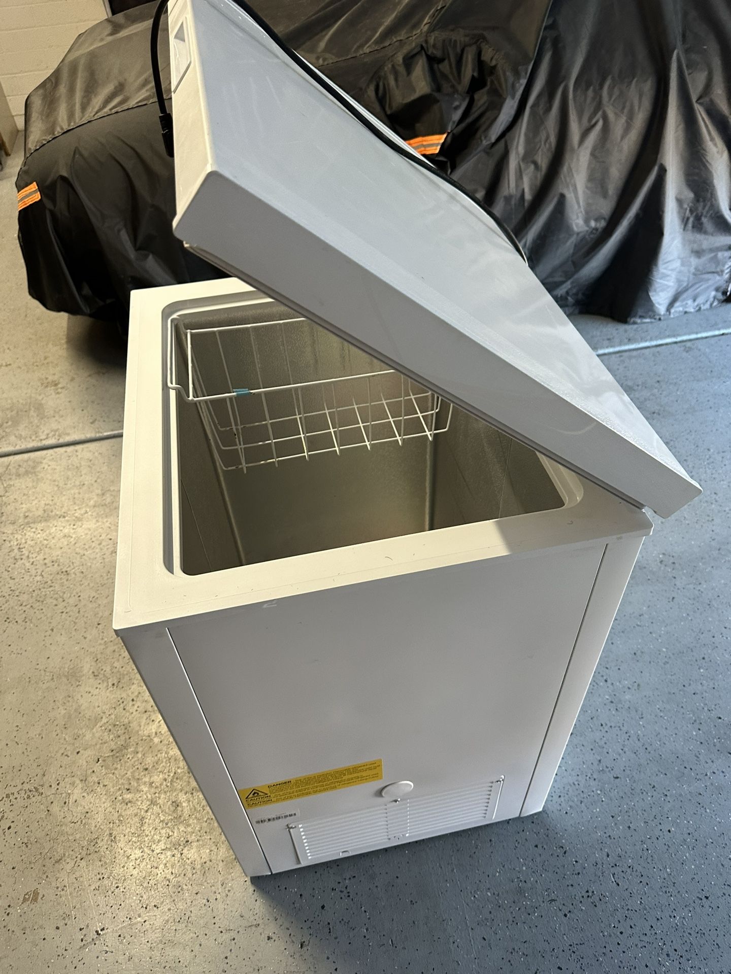 Freezer 3.5 Cu In Great Condition.