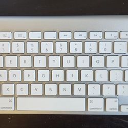Apple Keyboard, Mouse And Magic Trackpad