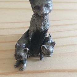 Vintage Metal Pewter Miniature Cat Figurine Mama with Baby Kitten 