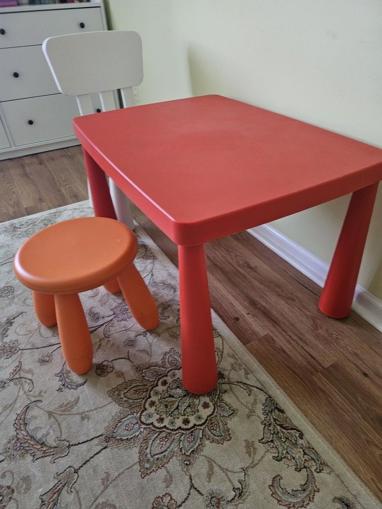 Kids Table and Chairs Set
