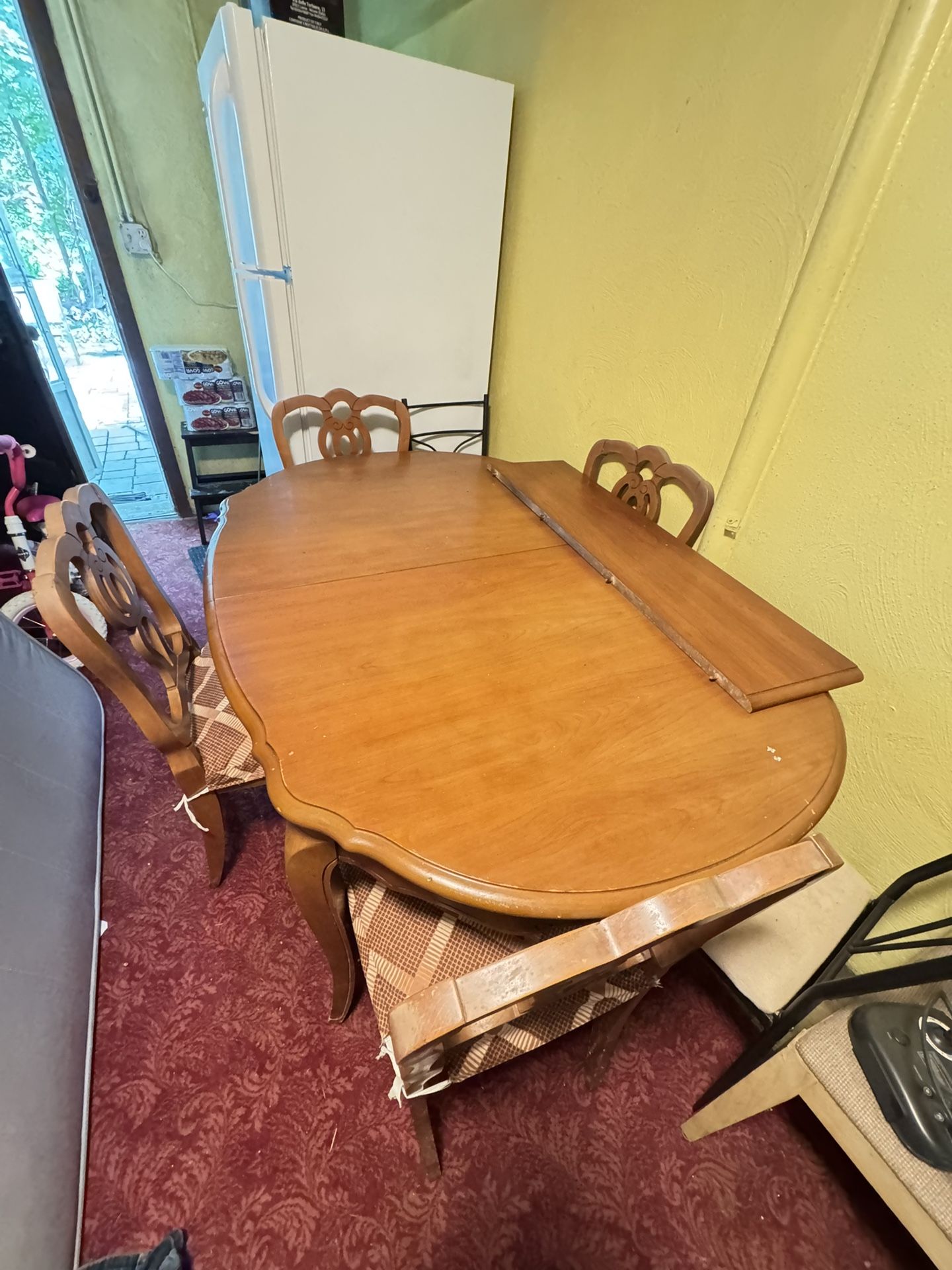 Dining Table With 4 Chairs-Extendable
