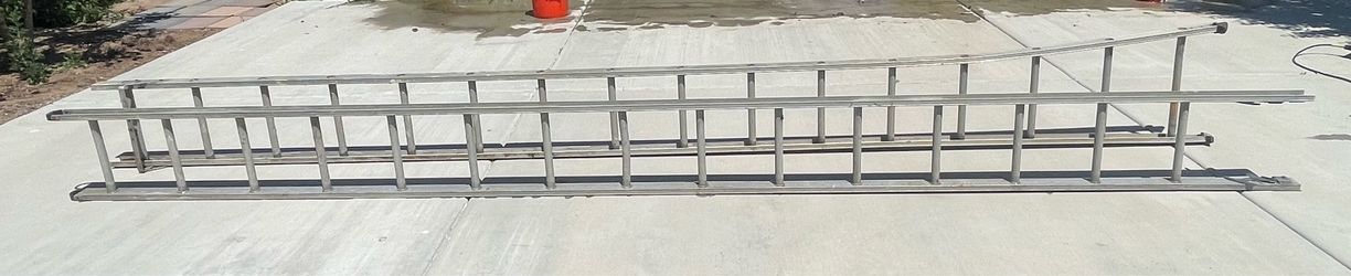 32 foot aluminum extension ladder