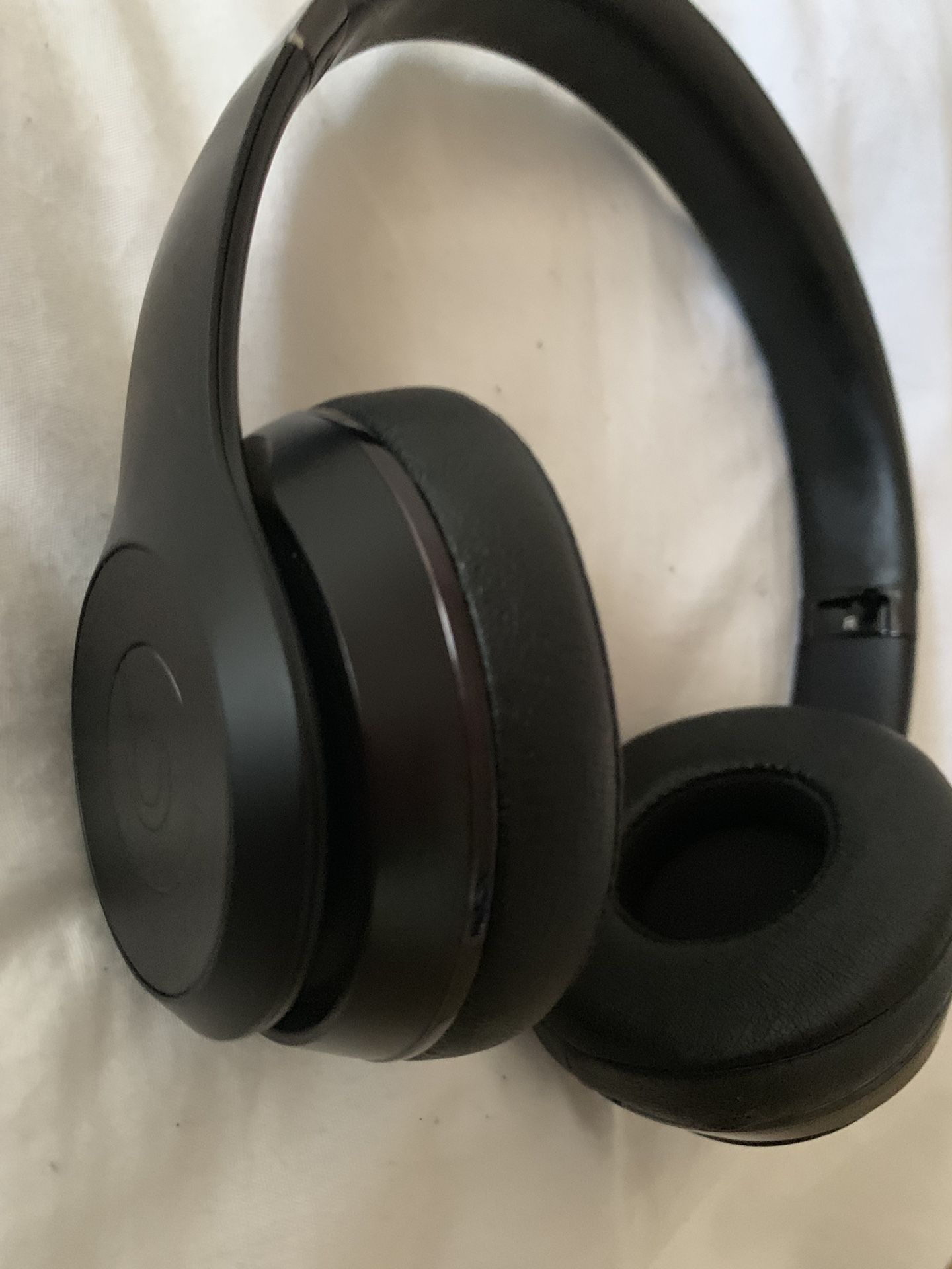 Beats Solo 3 Special Edition(Matt Black) Headphones