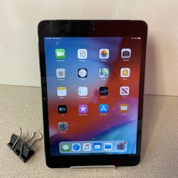 Apple iPad mini 2 unlocked 16GB storage , WiFi and cellular, it comes with charging cable 