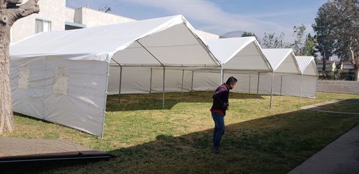 Carpas-canopy tents and morr