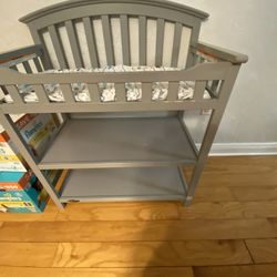 Graco Baby Changing Station