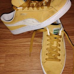 Puma Shoes Size 7.5