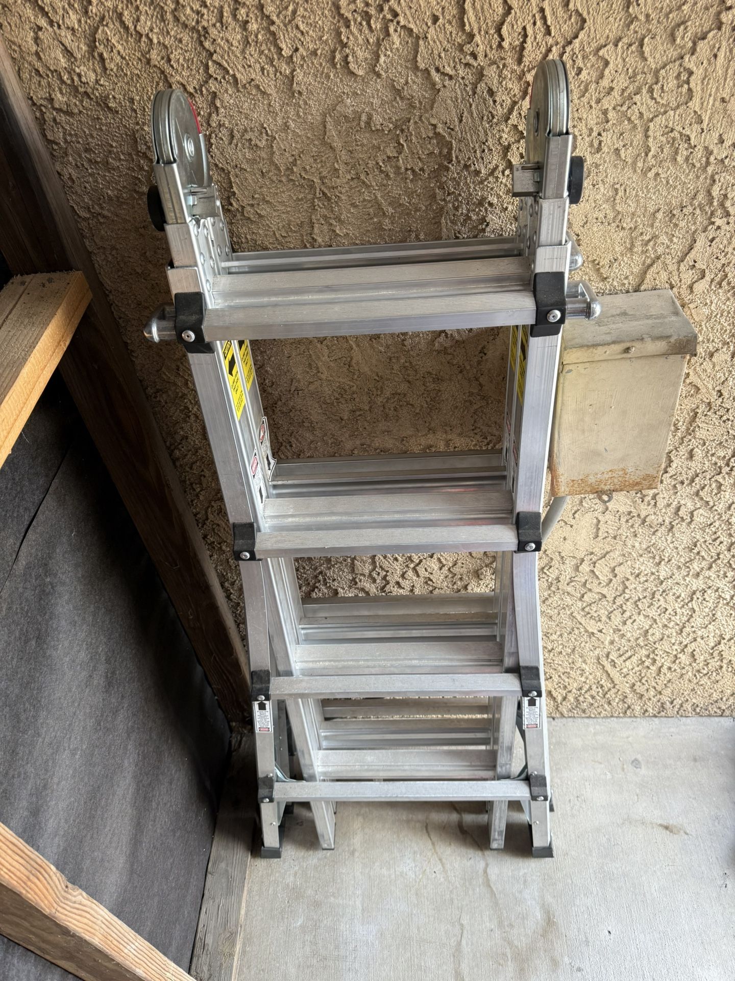 Ladder 🪜 17 Feet Adjustable
