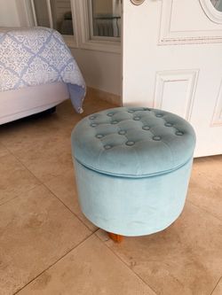 Round Tufted Velvet Storage Ottoman