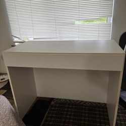Desk Top For 20$