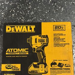 1/4” Dewalt Atomic Impact Driver Kit