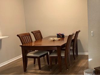 Dining table and 4 chairs