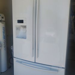 Fridge-- WORKS!!
