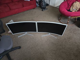 2 Samsung 32 Curved Monitors 