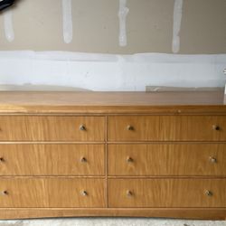Ethan Allen Queen Size Bedroom Set - Solid Wood