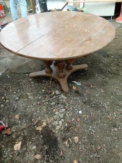 Round Dinning Table