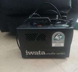 Iwata Power Jet Lite IS875 Airbrush Compressor Studio Series+Regulator