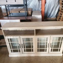 Tv Entertainment Or Buffet (New In A Box )