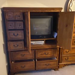 Armoire, Crown Point, IN 46307