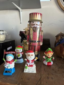Nut Cracker & 4 Plastic Christmas Decorations 