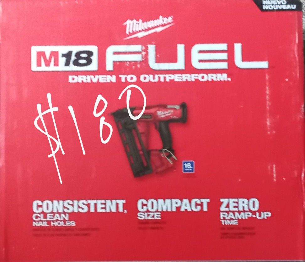 Milwaukee M18 Fuel 16 Gauge Angled Finish Nailer