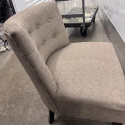 Modern Tufted Accent Chair – Neutral Fabric