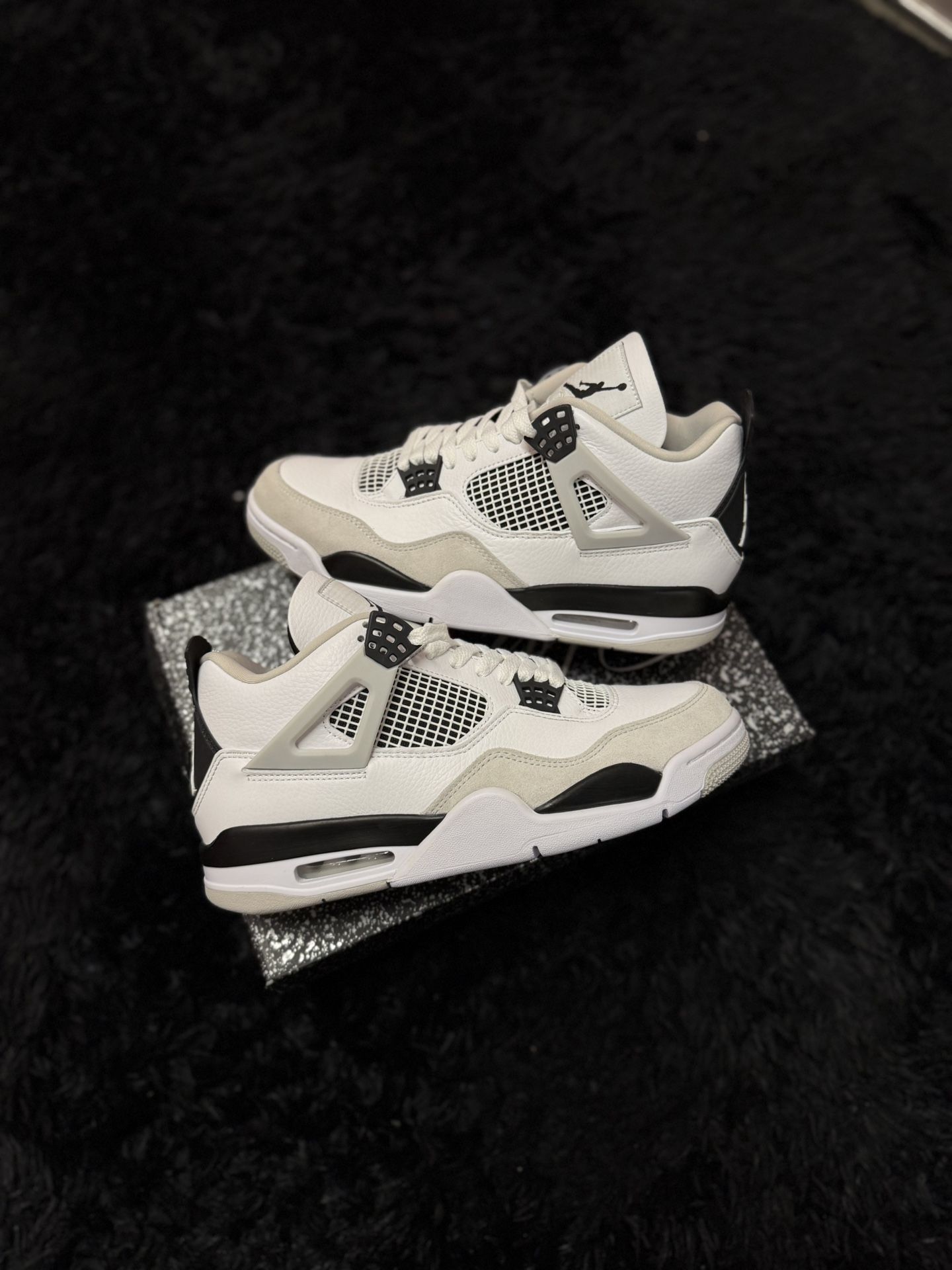 Jordan 4 Military black
