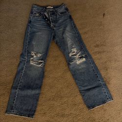 Levi’s distressed women’s jeans size 25