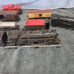 2 Lionel "O" Gauge Trainsets(1 Pre-war & 1 Post-war0